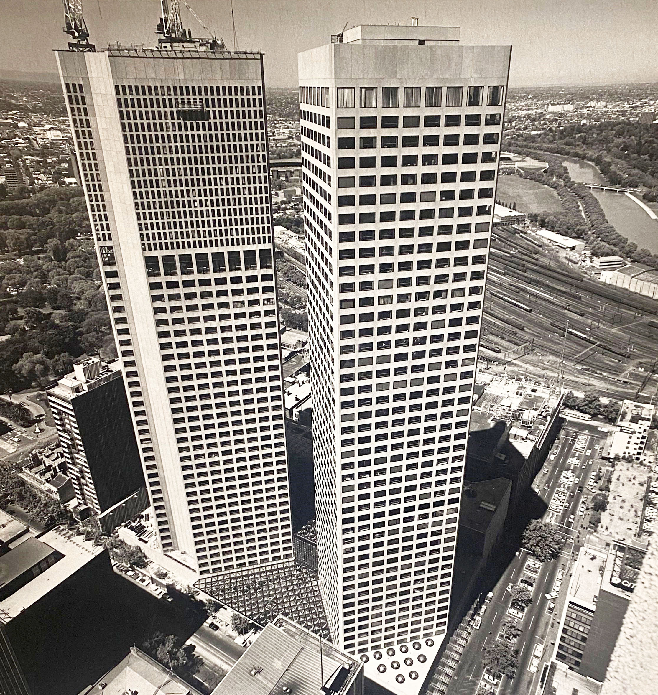 The new AMP Collins Place development, Melbourne, Victoria, 20 October 1980 (N434-1418). 