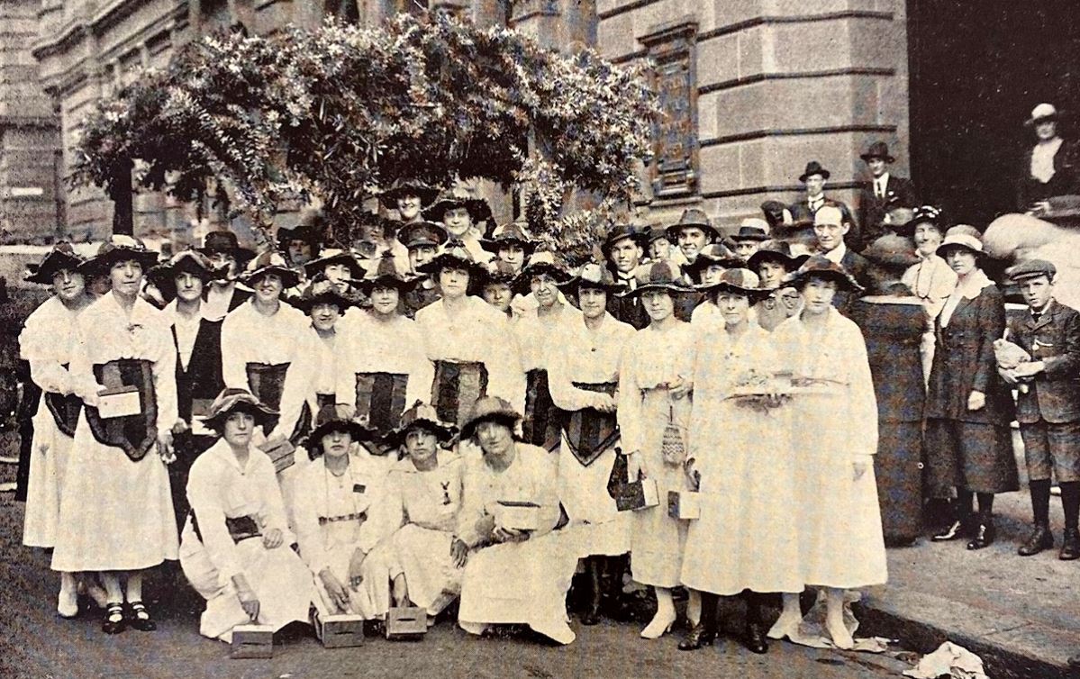 AMP staff outside Head Office collecting money for the war effort, Sydney, New South Wales, c. 1914.