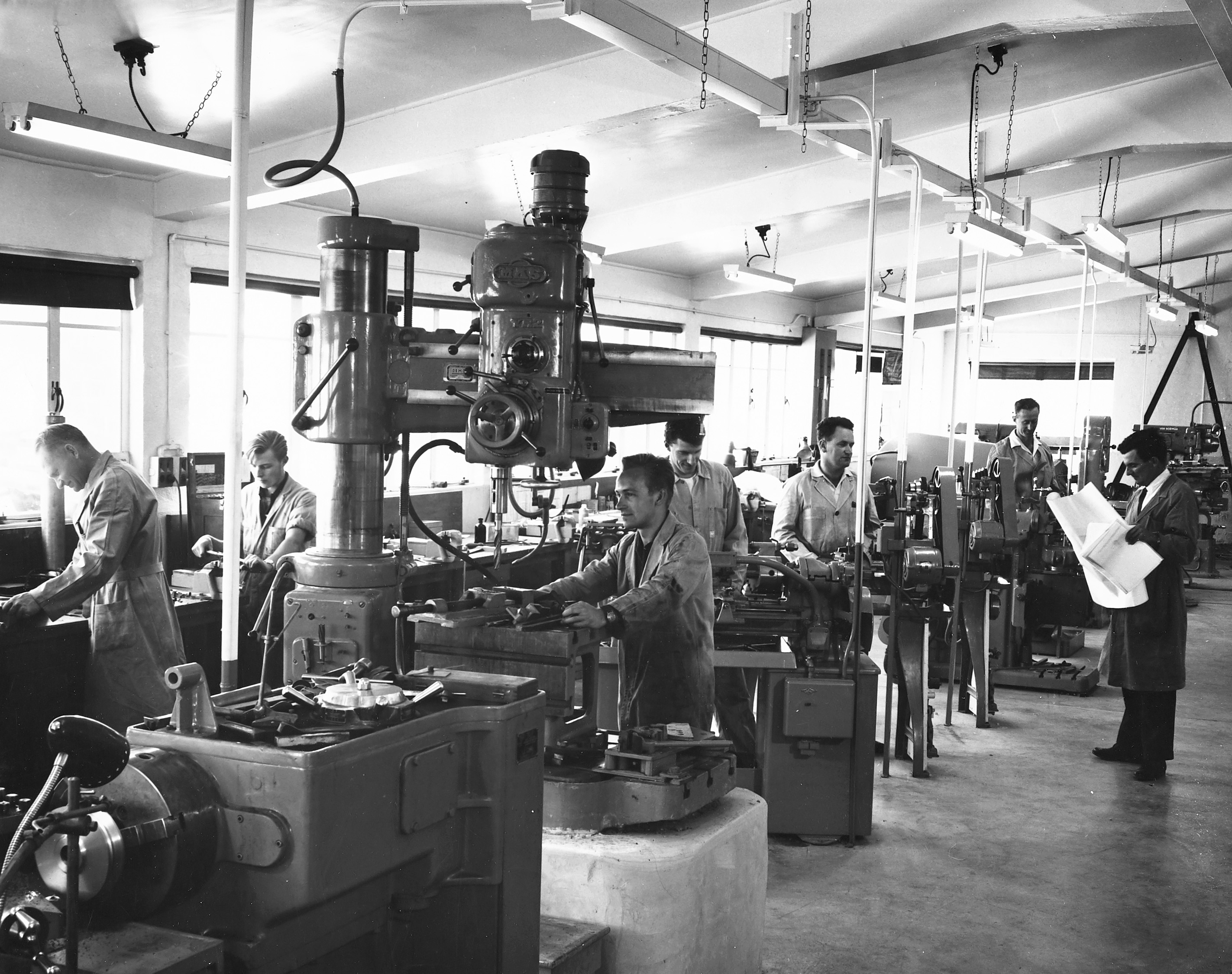 Mount Stromlo Observatory Workshop, 1960 (ANUA16-95-1).