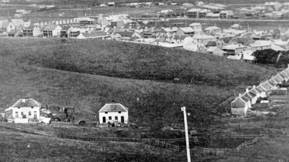 Cottages built for workers at the Australian Agricultural Company's Sea Pit, Cooks Hill, Newcastle, New South Wales, 1890 (Courtesy of Newcastle Libraries). 
