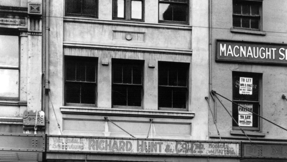 Australian Mutual Provident Society's first office in an upstairs room at 470 George Street, Sydney (N434-1418). 