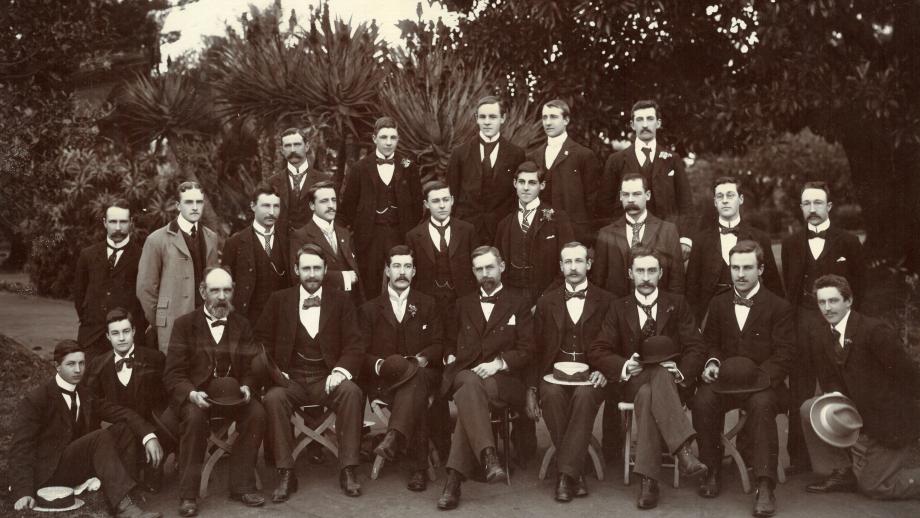 AMP South Australia Branch staff, Adelaide Botanic Gardens, South Australia, 1899 (N434).