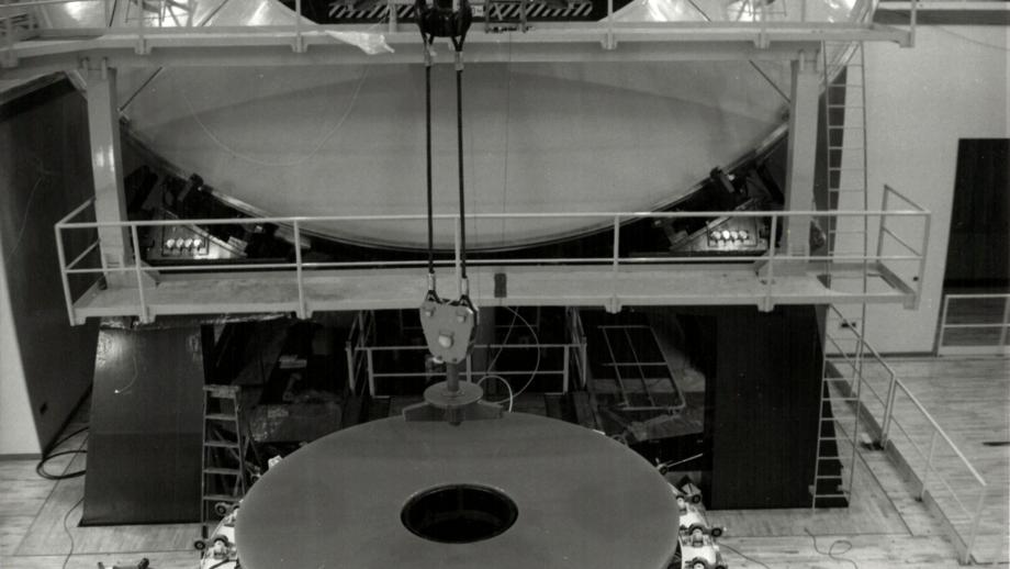 3.9m Telescope (Anglo-Australian Telescope) with mirror removed for re-aluminisation, Siding Spring Observatory, undated (ANUA226-793).