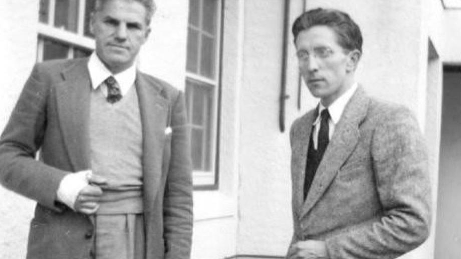Director Richard van der Reit Woolley and Walter Stibbs, 1952 (Courtesy of Mount Stromlo Observatory).