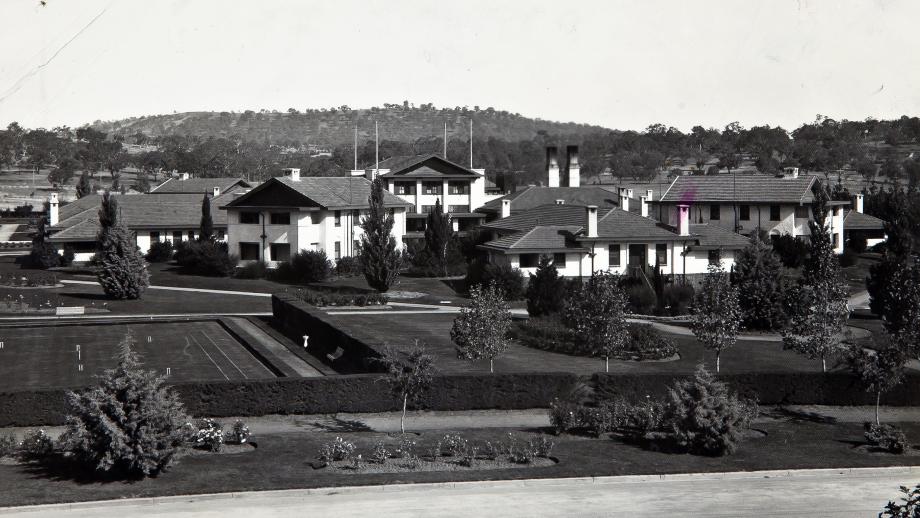 Hotel Canberra, 1920s (N60-YC).