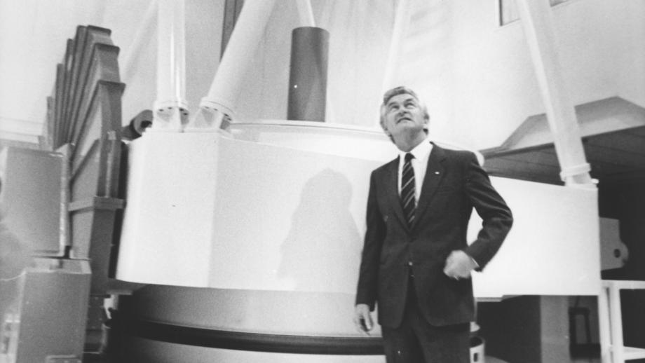 Prime Minister Bob Hawke attending the opening of the 2.3m Telescope, Siding Spring Observatory, undated (ANUA 226-788-3).
