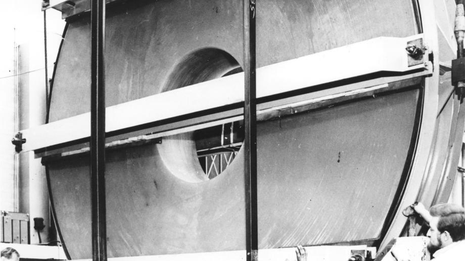 The 2.3m Telescope (Advanced Technology Telescope) being realuminised, Siding Spring Observatory, c. 1980s (ANUA16-52-1).